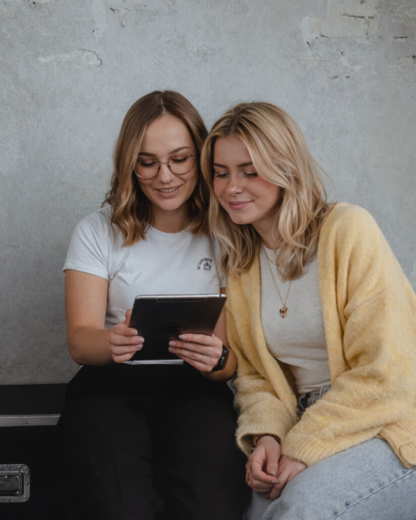 Social Media Team aus Essen: Marie Kollender und Lea Falinski - Online-Marketing aus dem Ruhrgebiet